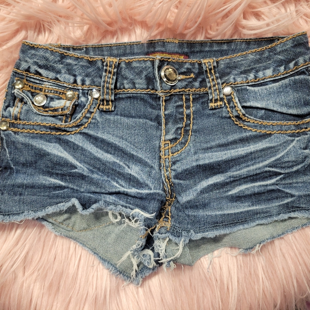 ZANA Di Distressed Denim Shorts